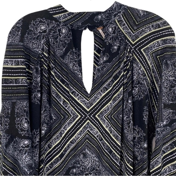 Free People Walking On A Dream Black Tunic Blouse Open Back size Medium - Picture 4 of 7